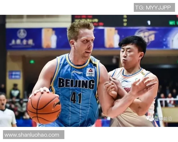 上海篮球队近期状态分析与表现评估探讨 上海篮球队近期状态分析与表现评估探讨