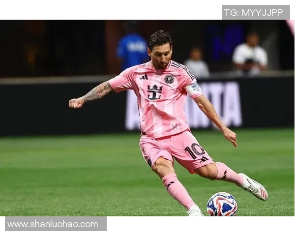 低调生活的足球明星们如何在聚光灯下保持感情的私密与真实