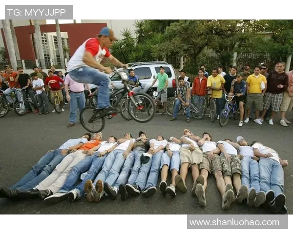 全国街舞大赛点评：广州极限运动队在舞台上的意识与表现分析